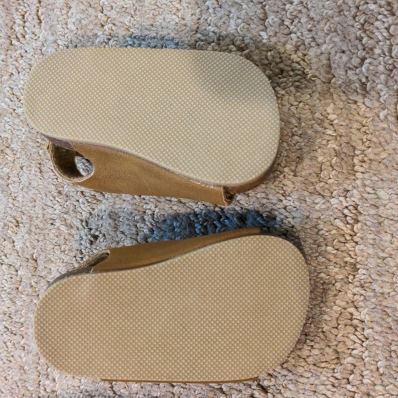 Carter's 0-3 month sandal - Picture 3 of 3